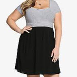 Torrid Striped Dress Sz 2 Black & White